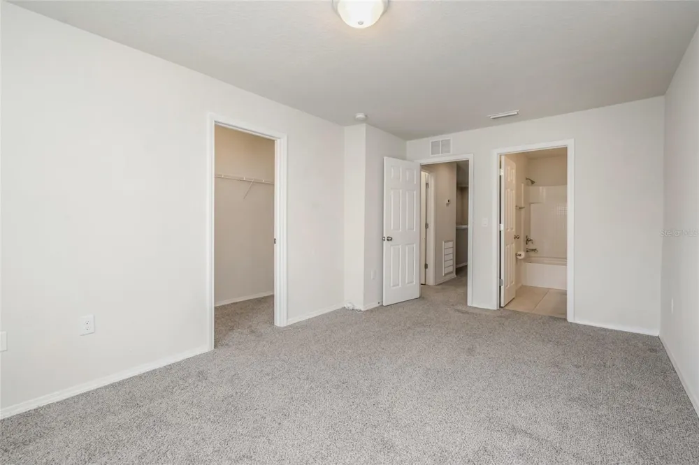 4714 WHITE SANDERLING COURT Tampa, FL 33619