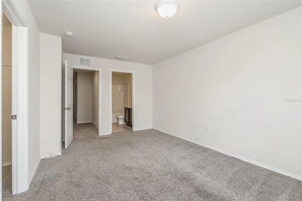 4714 WHITE SANDERLING COURT Tampa, FL 33619