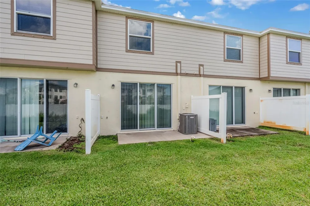 4714 WHITE SANDERLING COURT Tampa, FL 33619