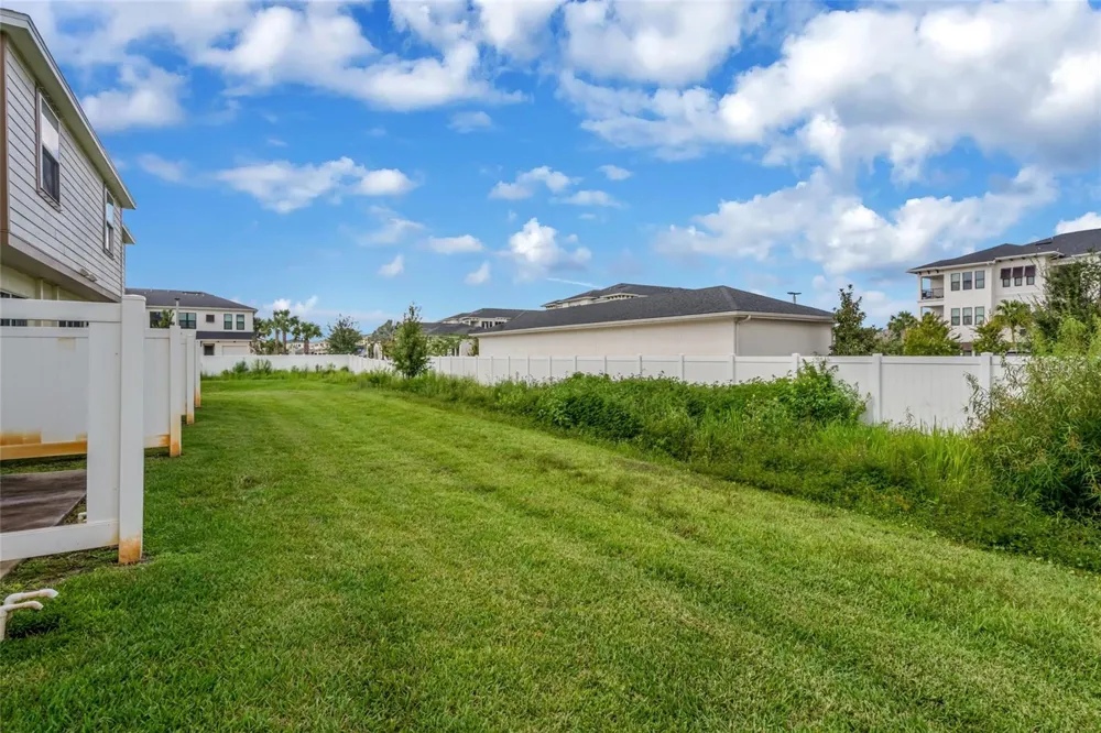 4714 WHITE SANDERLING COURT Tampa, FL 33619