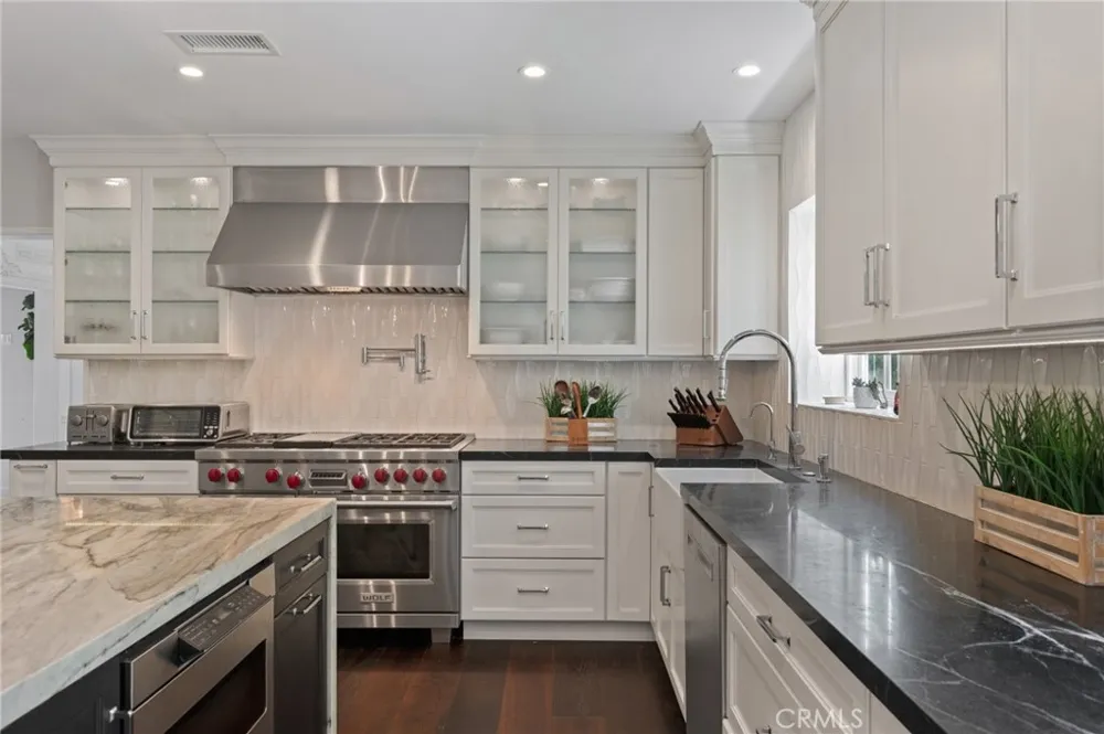 1619 6th Manhattan Beach, CA 90266