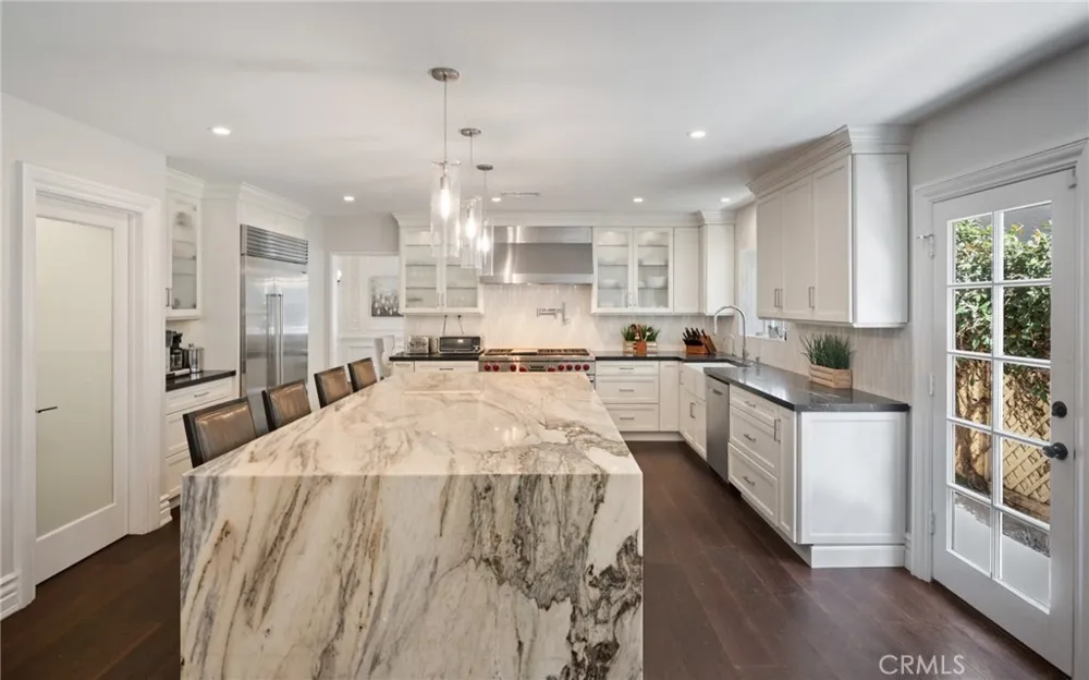1619 6th Manhattan Beach, CA 90266