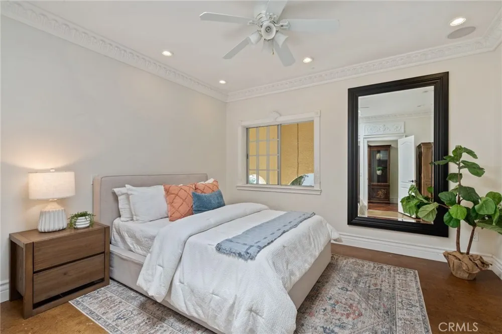 1619 6th Manhattan Beach, CA 90266