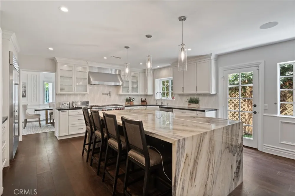 1619 6th Manhattan Beach, CA 90266