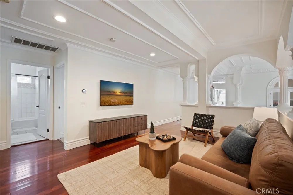 1619 6th Manhattan Beach, CA 90266