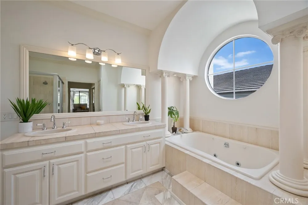 1619 6th Manhattan Beach, CA 90266