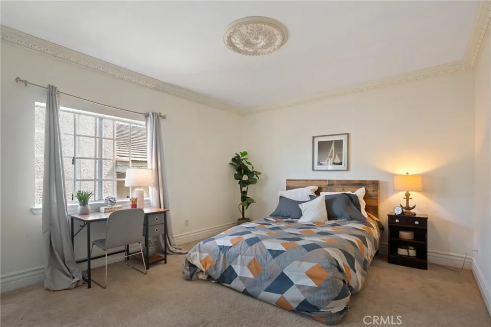 1619 6th Manhattan Beach, CA 90266
