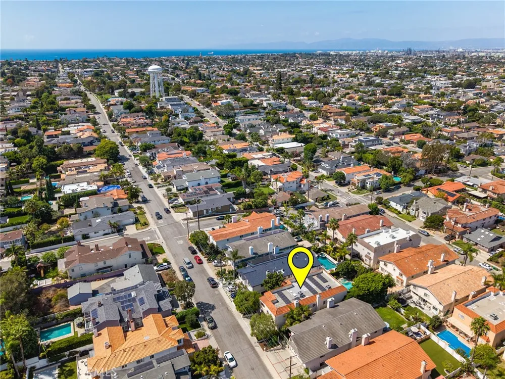 1619 6th Manhattan Beach, CA 90266