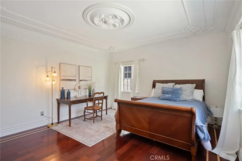 1619 6th Manhattan Beach, CA 90266