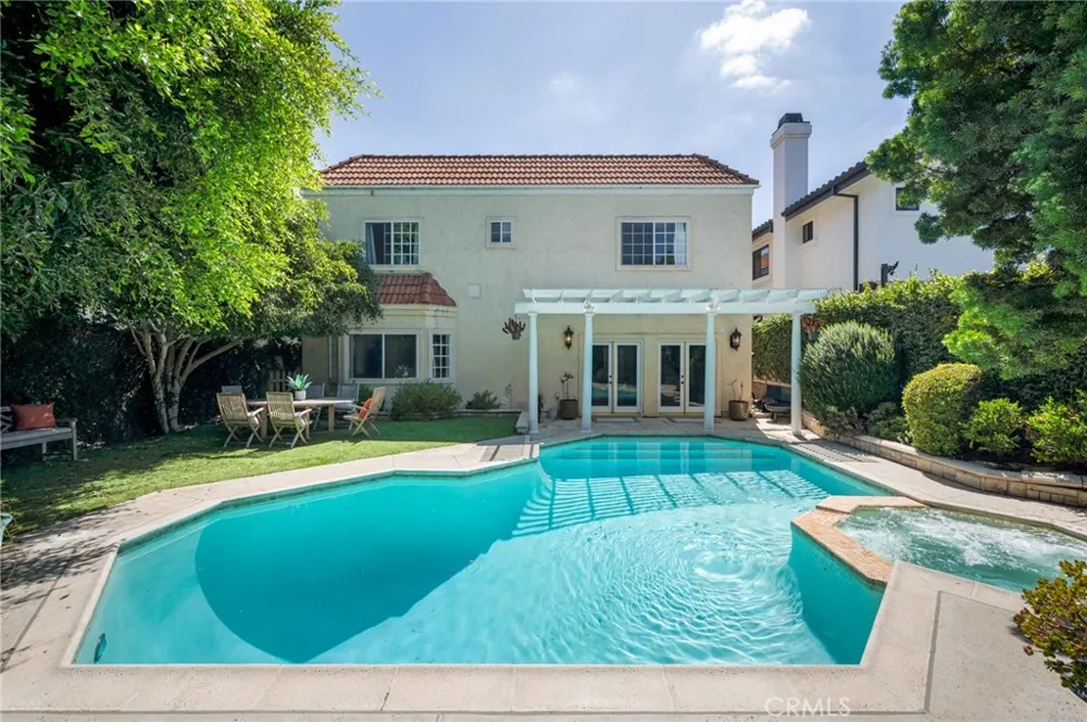 1619 6th Manhattan Beach, CA 90266