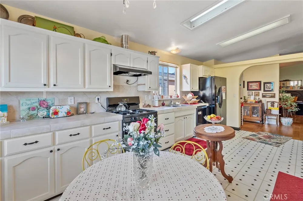 7271 Katella #101 Stanton, CA 90680