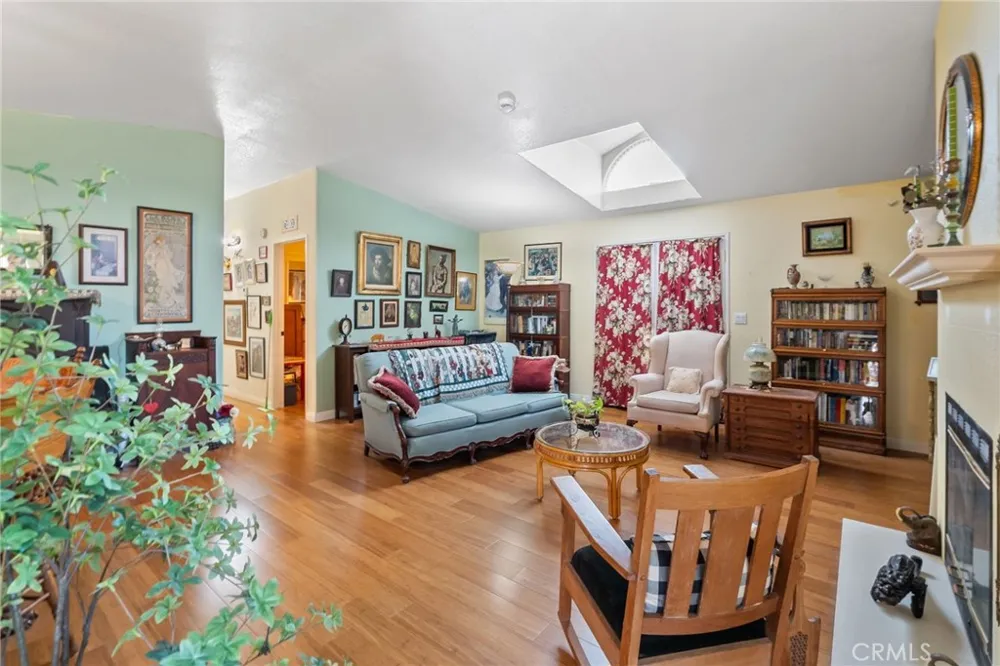 7271 Katella #101 Stanton, CA 90680