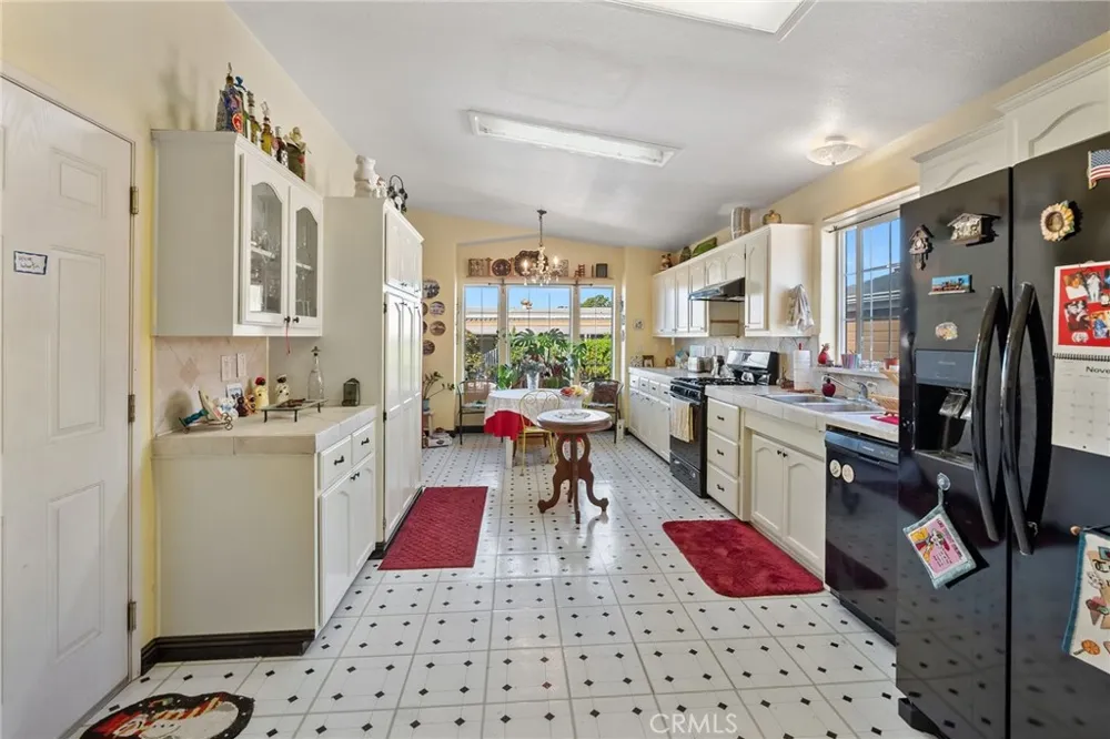 7271 Katella #101 Stanton, CA 90680