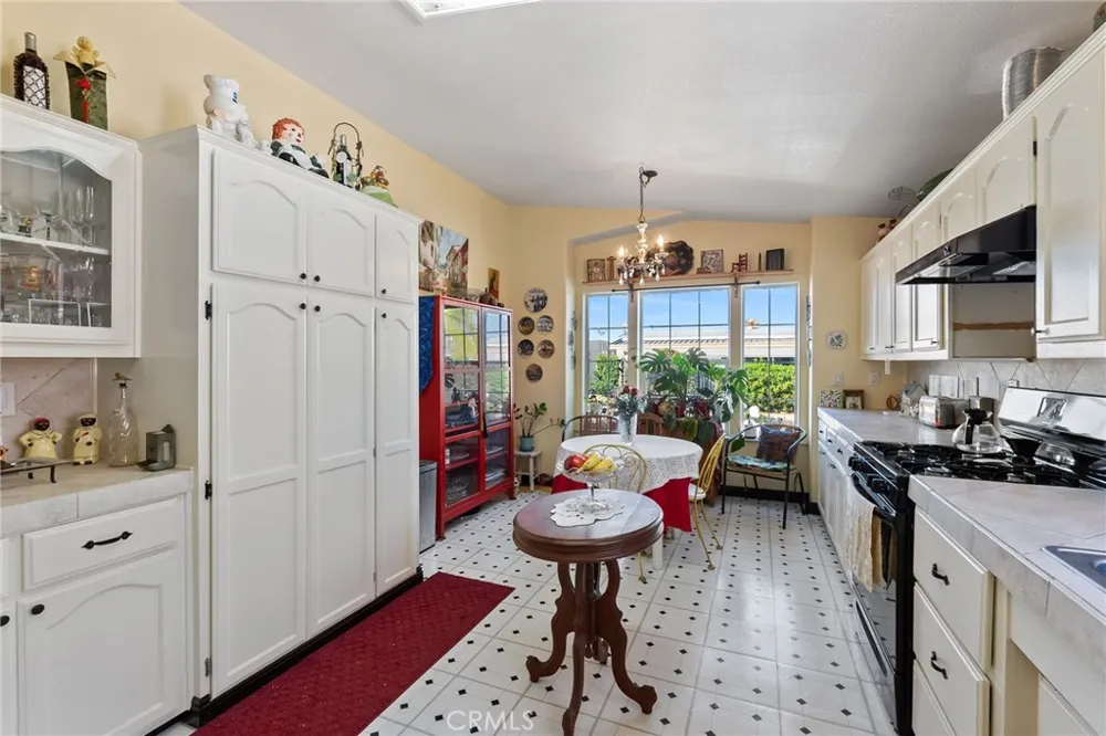 7271 Katella #101 Stanton, CA 90680