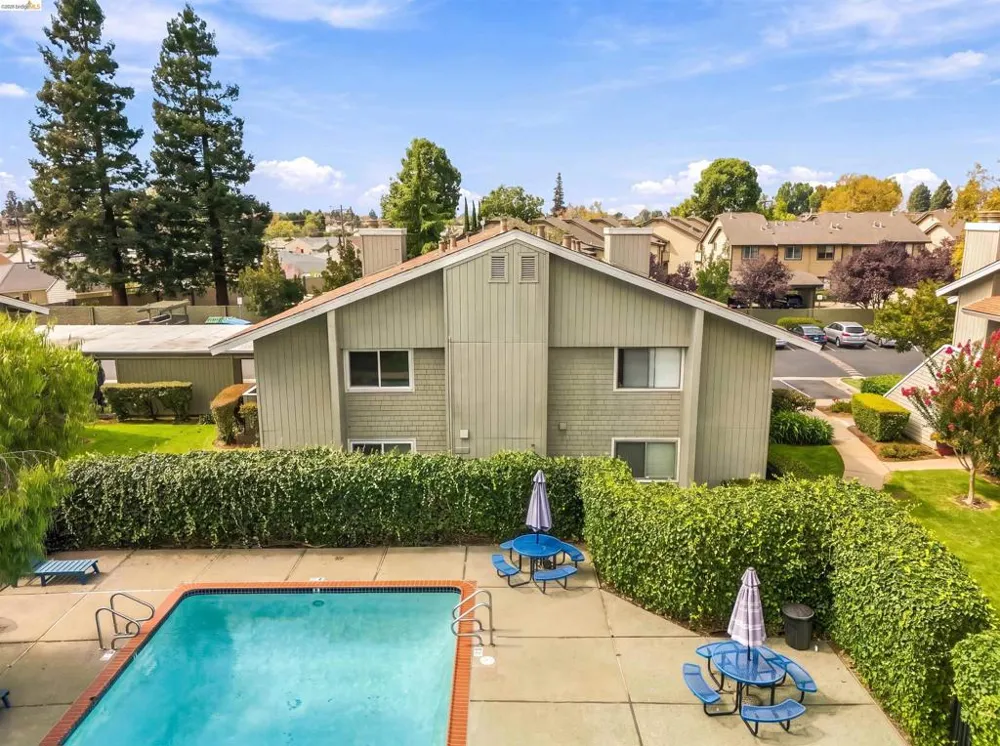 385 CALIENTE CIR San Leandro, CA 94578