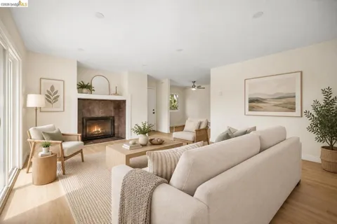 385 CALIENTE CIR