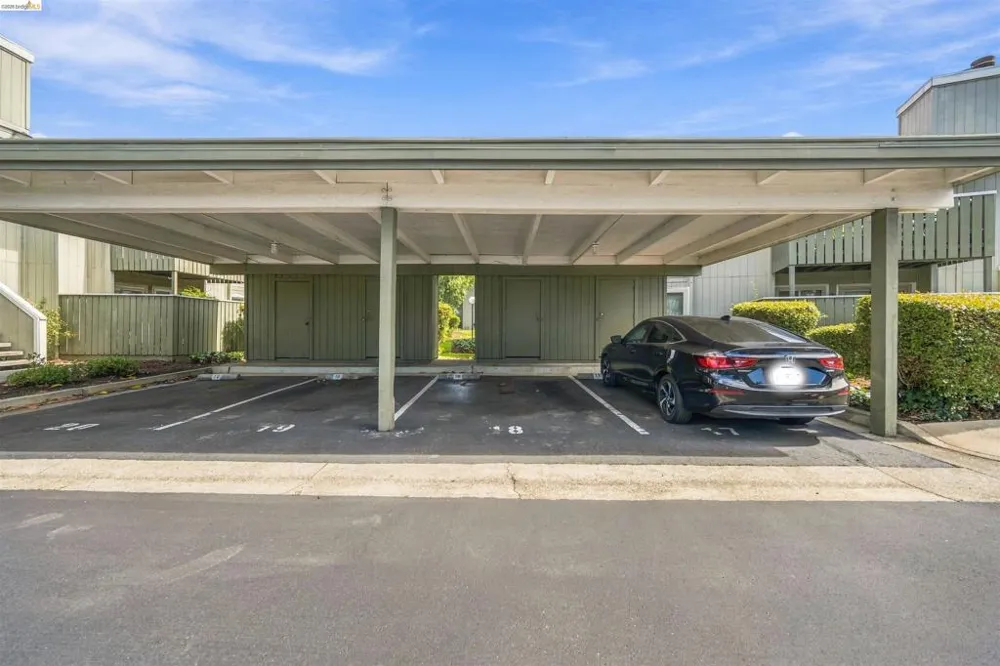 385 CALIENTE CIR San Leandro, CA 94578
