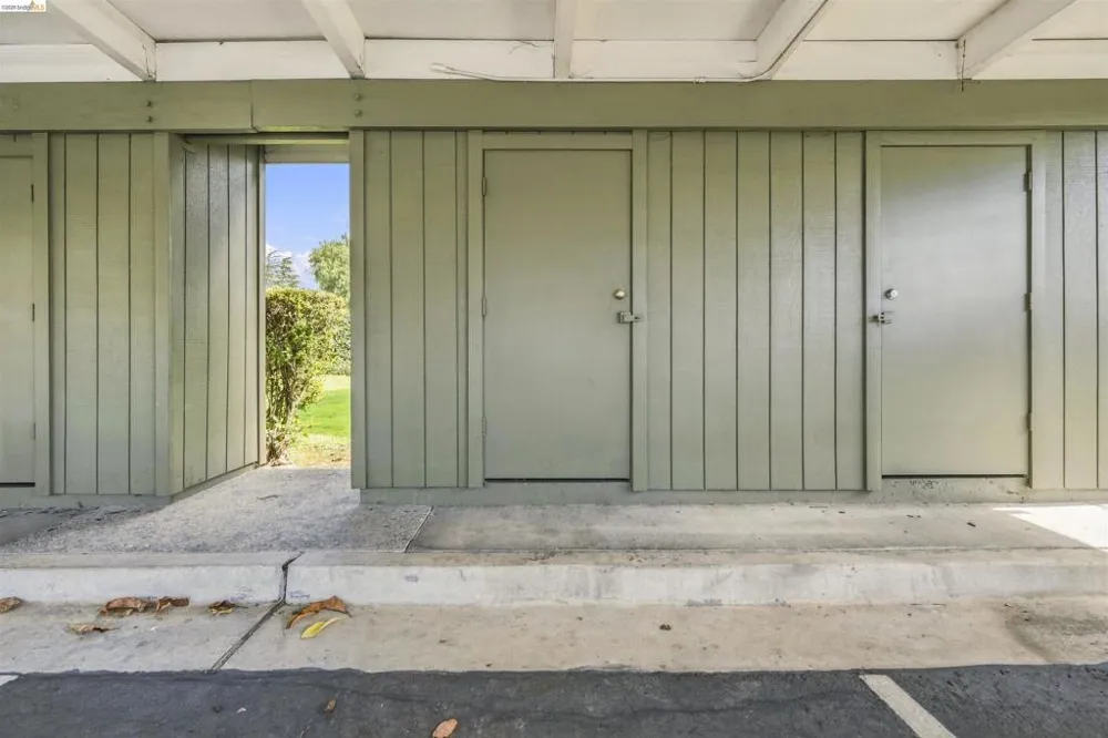 385 CALIENTE CIR San Leandro, CA 94578