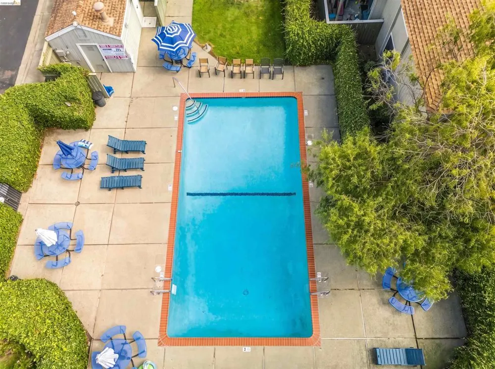 385 CALIENTE CIR San Leandro, CA 94578