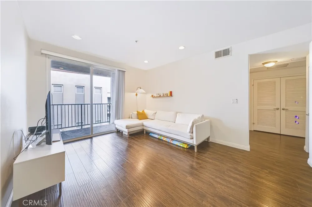 360 W Avenue 26 Los Angeles, CA 90031