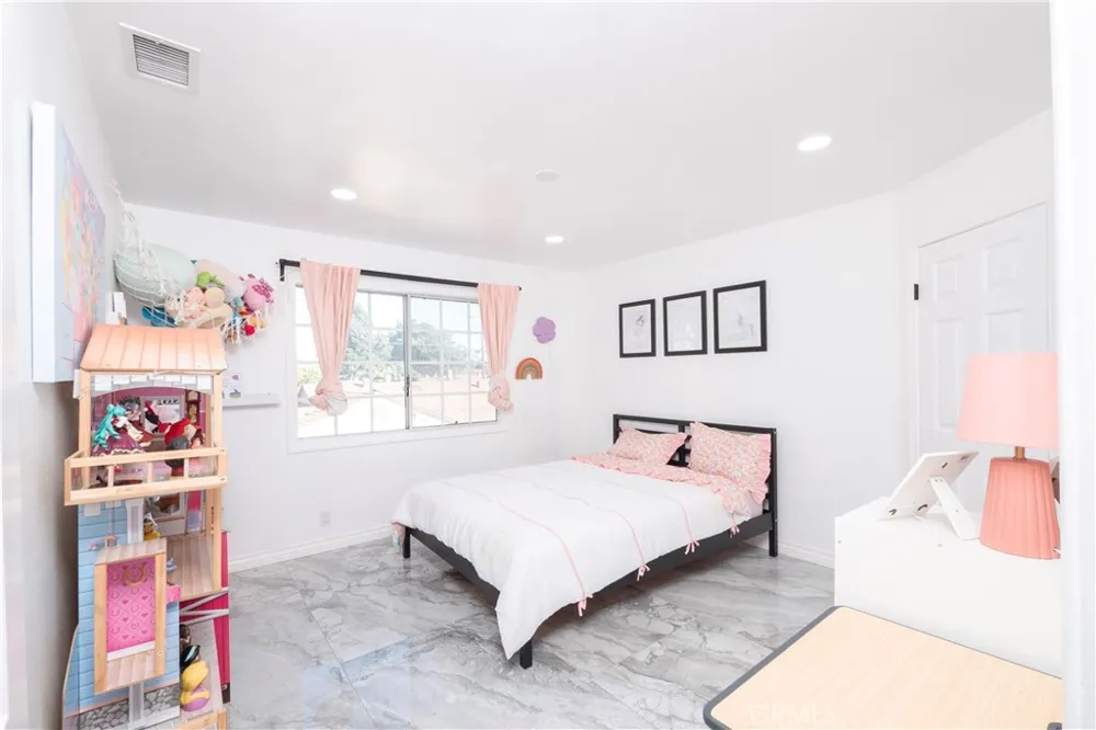 7652 Coolgrove Downey, CA 90240