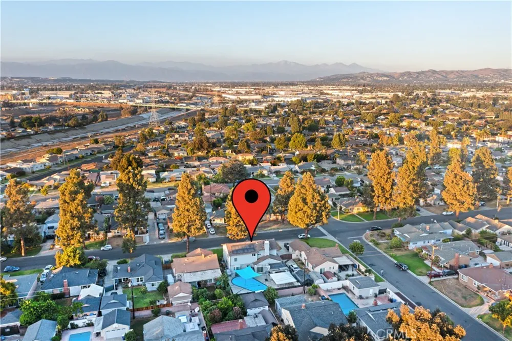 7652 Coolgrove Downey, CA 90240