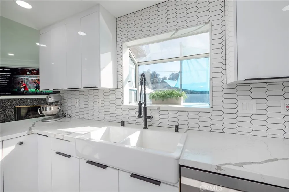 7652 Coolgrove Downey, CA 90240