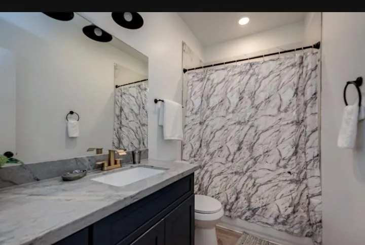 5122 Southwind Street Houston, TX 77033