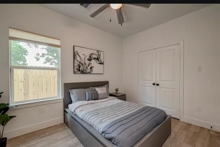 5122 Southwind Street Houston, TX 77033