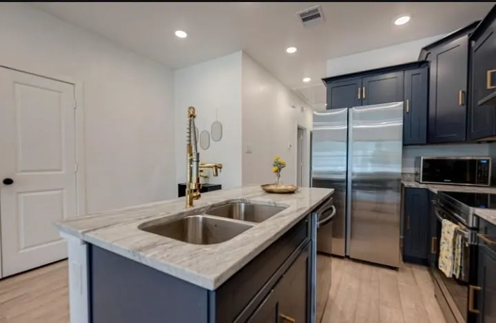 5122 Southwind Street Houston, TX 77033