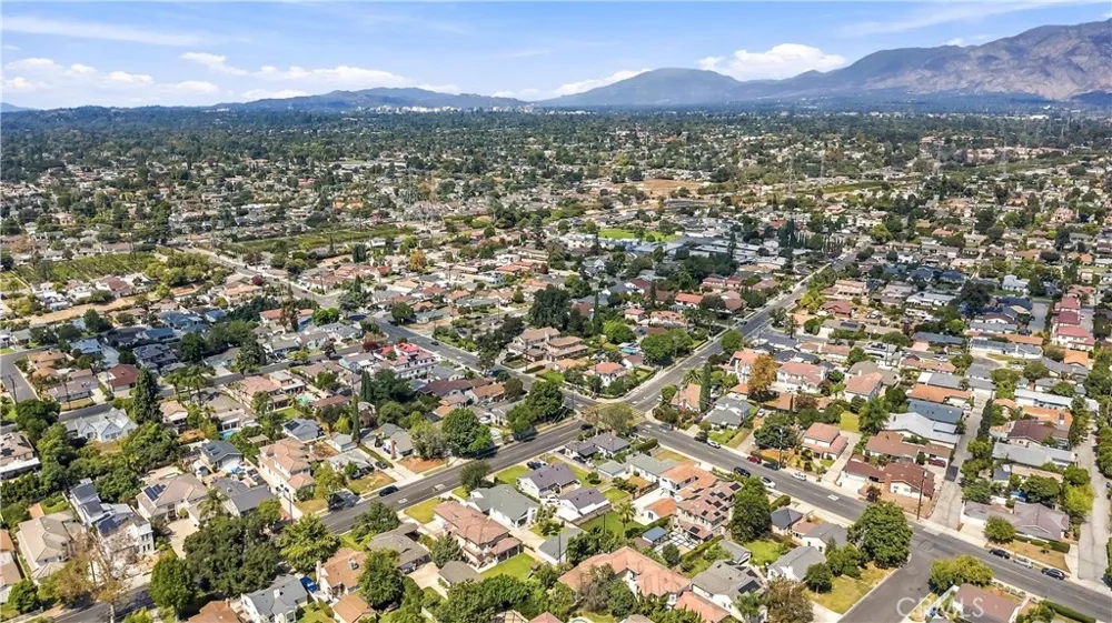 8814 Longden Temple City, CA 91780