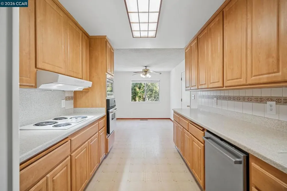 879 Greenway Dr Martinez, CA 94553