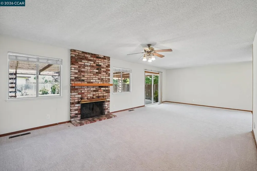 879 Greenway Dr Martinez, CA 94553