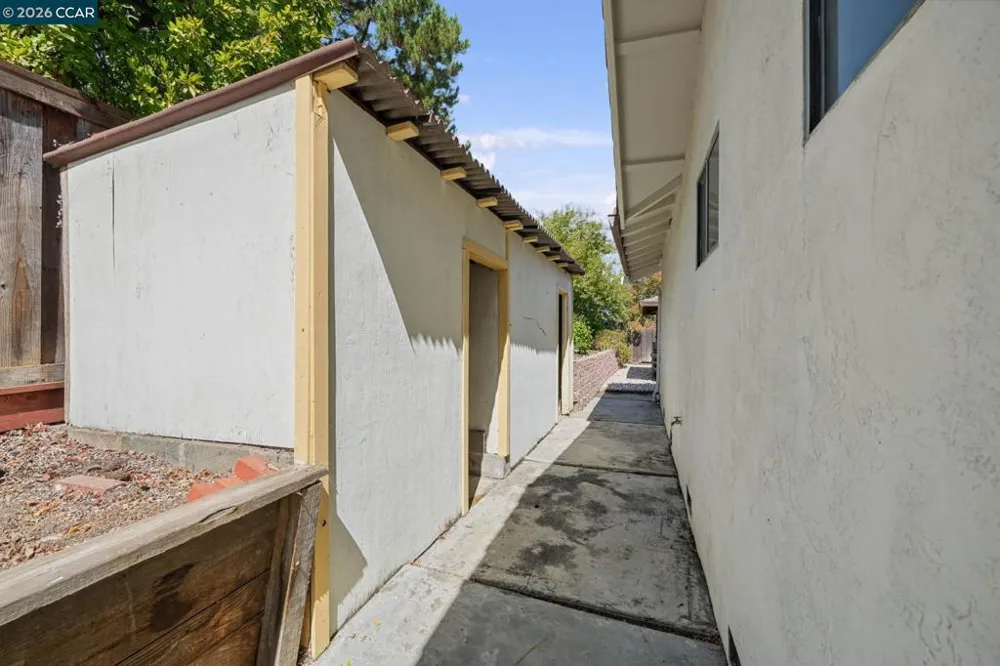 879 Greenway Dr Martinez, CA 94553