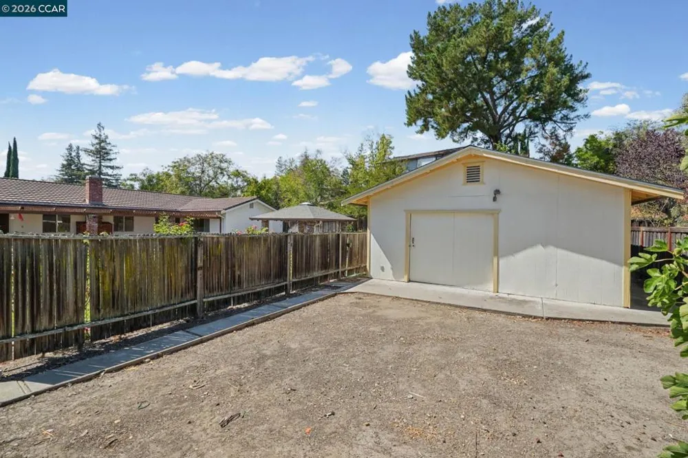 879 Greenway Dr Martinez, CA 94553