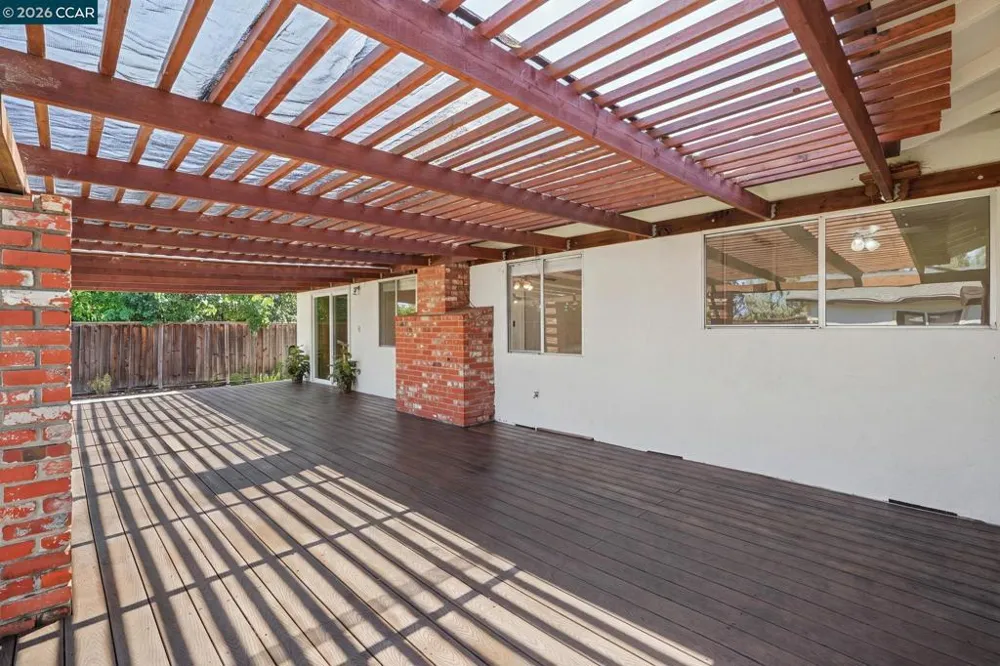 879 Greenway Dr Martinez, CA 94553