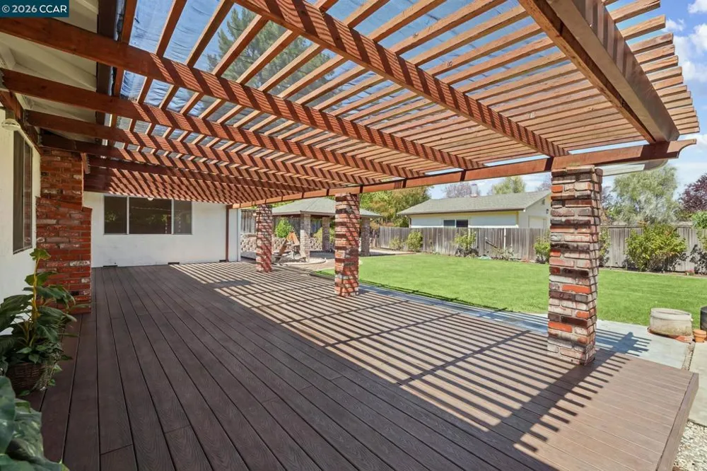 879 Greenway Dr Martinez, CA 94553
