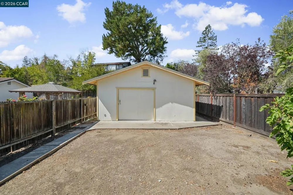 879 Greenway Dr Martinez, CA 94553