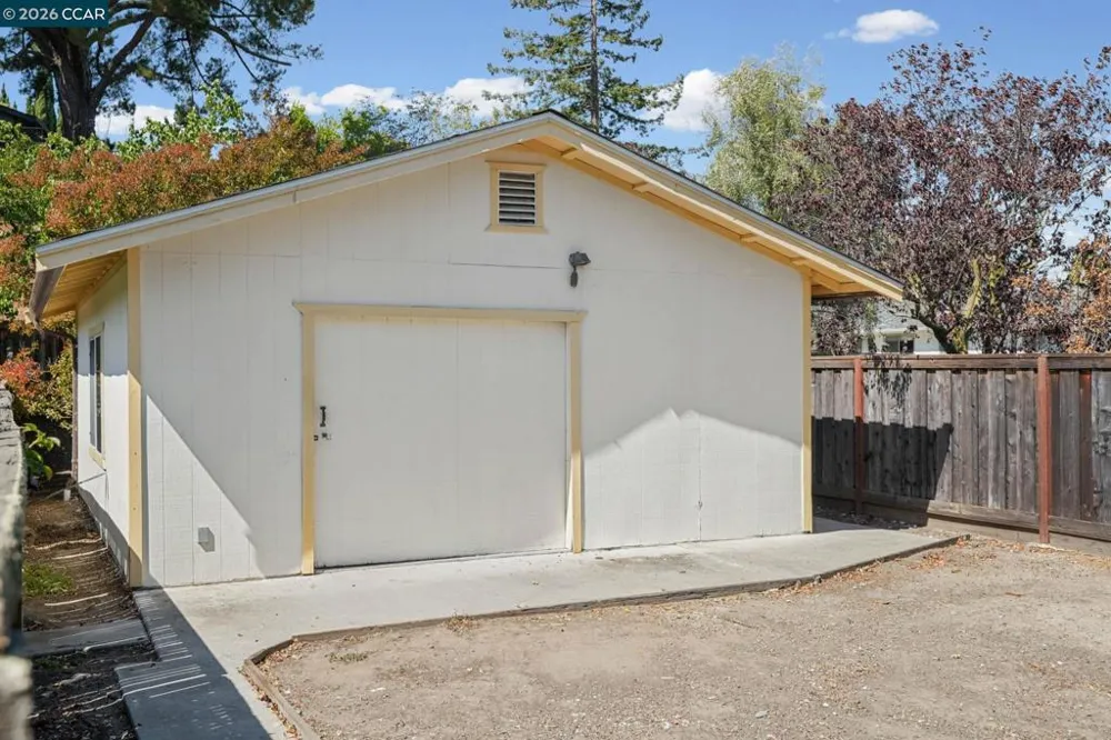 879 Greenway Dr Martinez, CA 94553