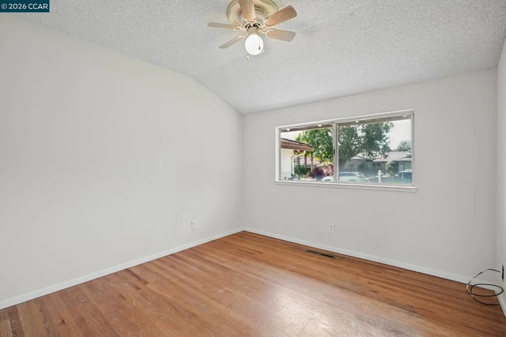 879 Greenway Dr Martinez, CA 94553