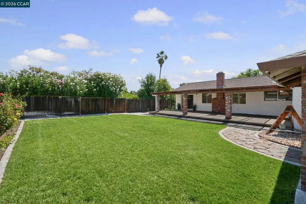 879 Greenway Dr Martinez, CA 94553