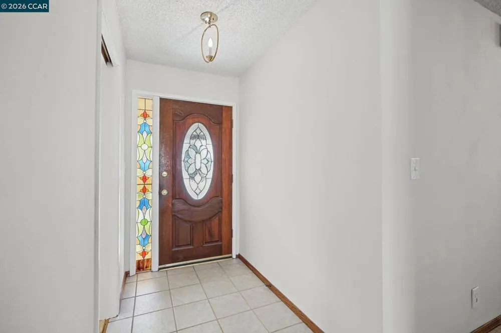 879 Greenway Dr Martinez, CA 94553