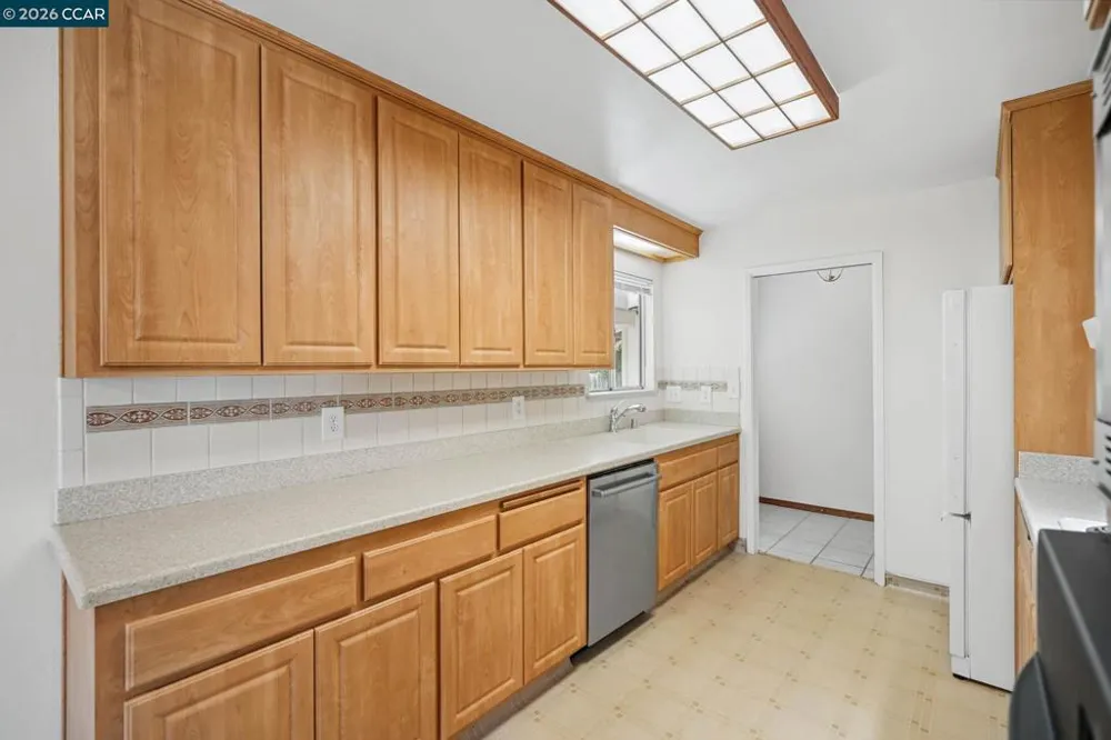 879 Greenway Dr Martinez, CA 94553