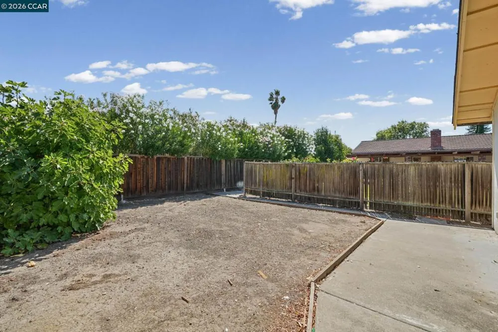 879 Greenway Dr Martinez, CA 94553