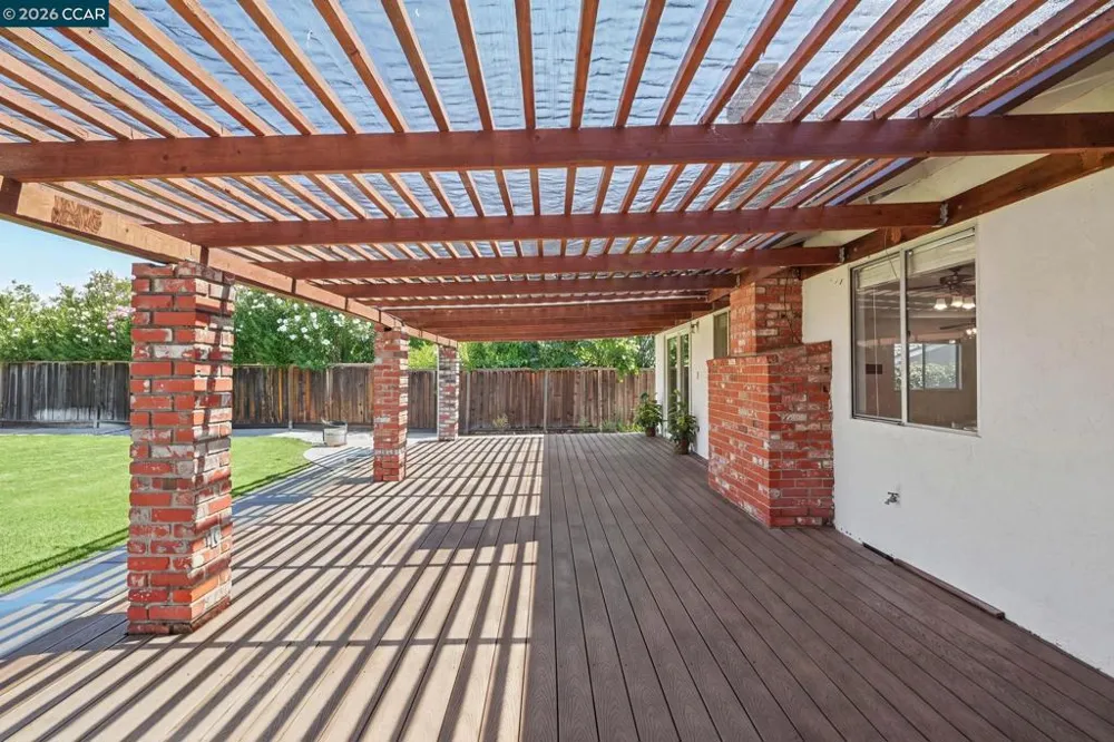 879 Greenway Dr Martinez, CA 94553