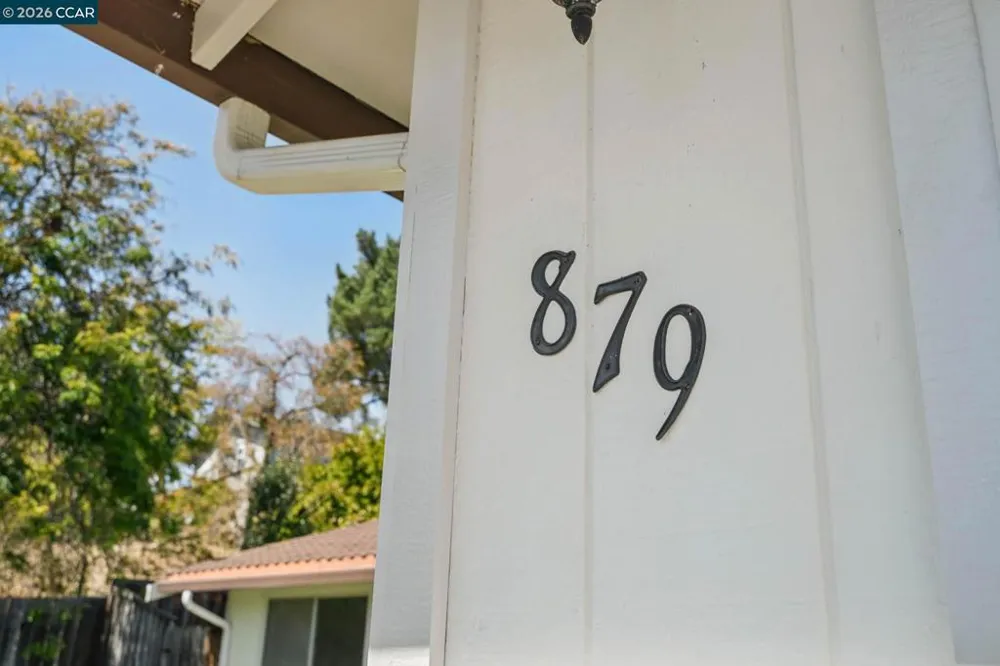 879 Greenway Dr Martinez, CA 94553
