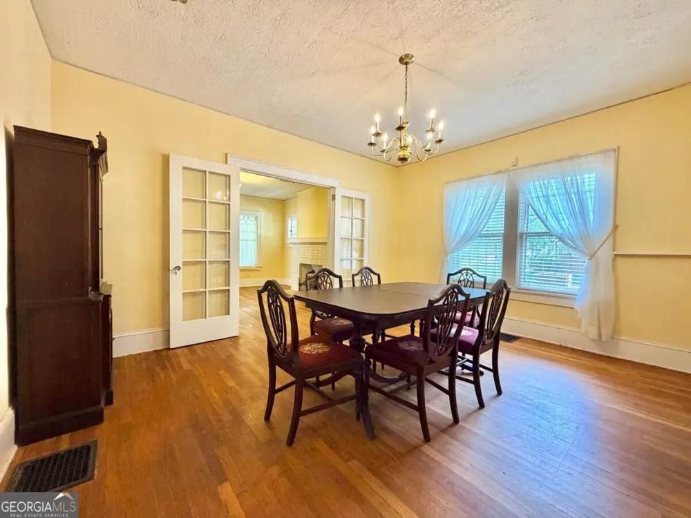 1563 Sylvan RD SW Atlanta, GA 30310