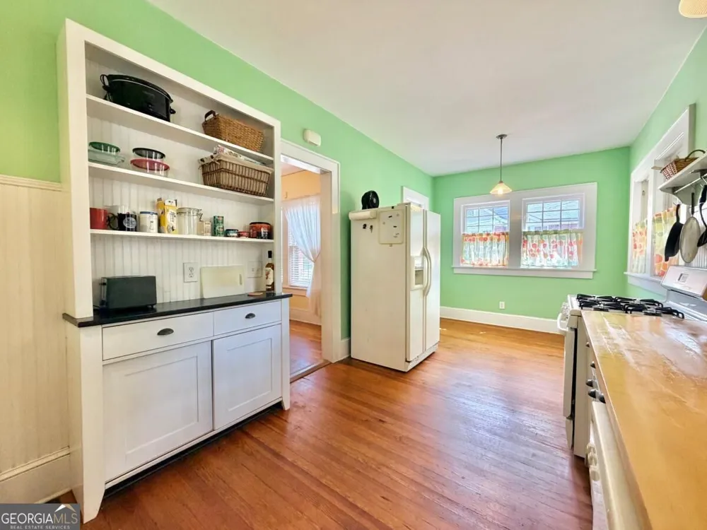 1563 Sylvan RD SW Atlanta, GA 30310