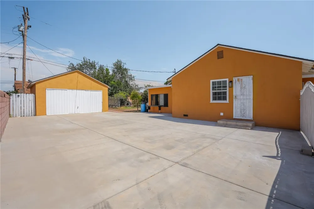 561 Park Rialto, CA 92376