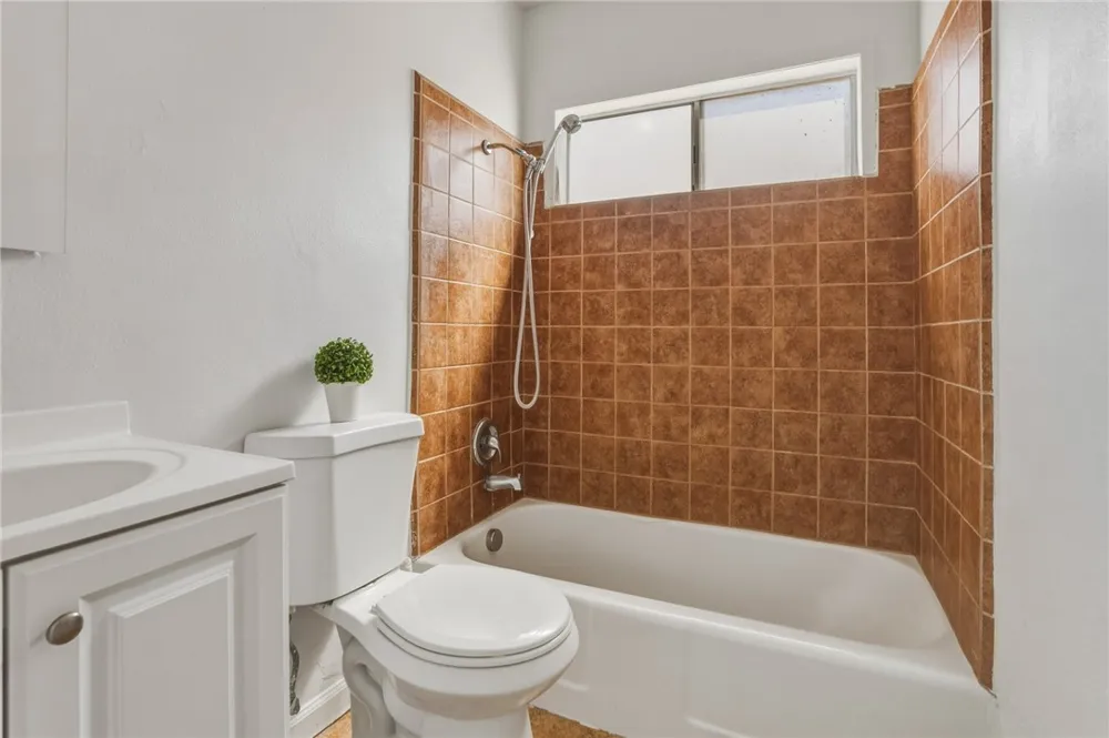 561 Park Rialto, CA 92376